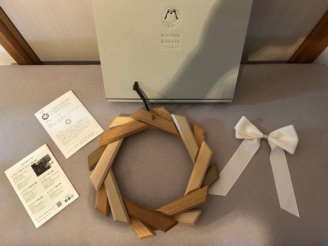 オークビレッジ　寄木リース　新品未使用　送料込み