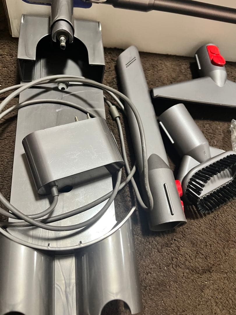 ダイソン dyson v8 fluffy 掃除機 サイクロン 吸引力