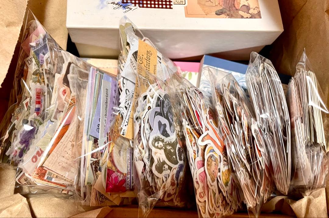 【大量】コラージュ素材 まとめ売り 整理　最後の箱！