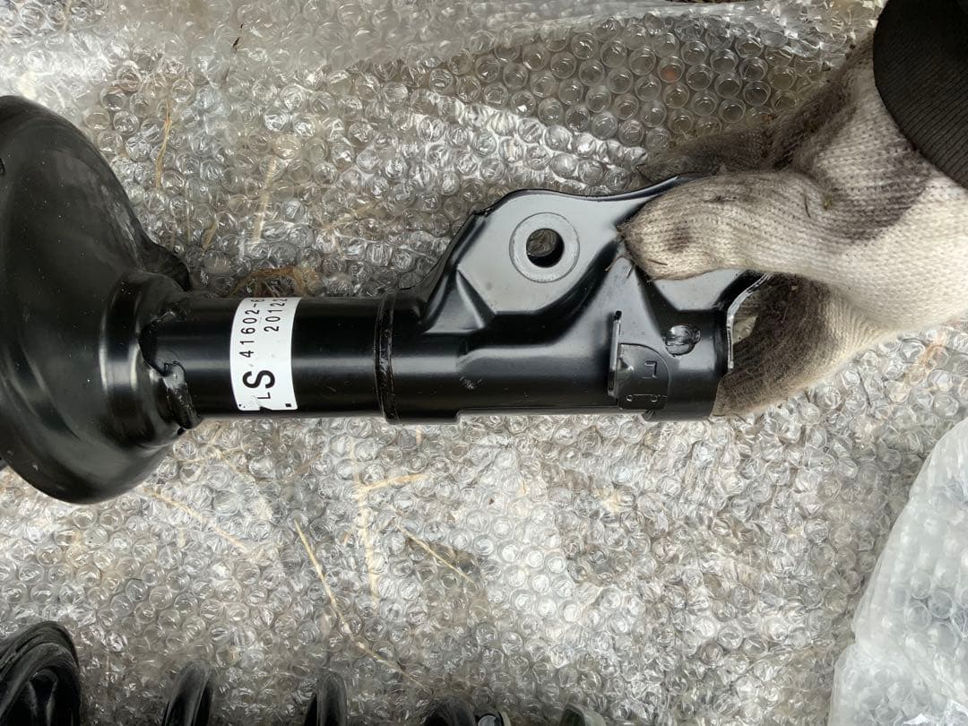 ディーラー新品かも　スズキ 純正 DA17V エブリイバン サス