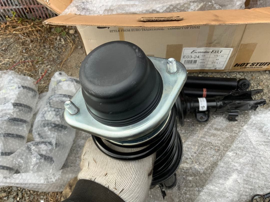 ディーラー新品かも　スズキ 純正 DA17V エブリイバン サス