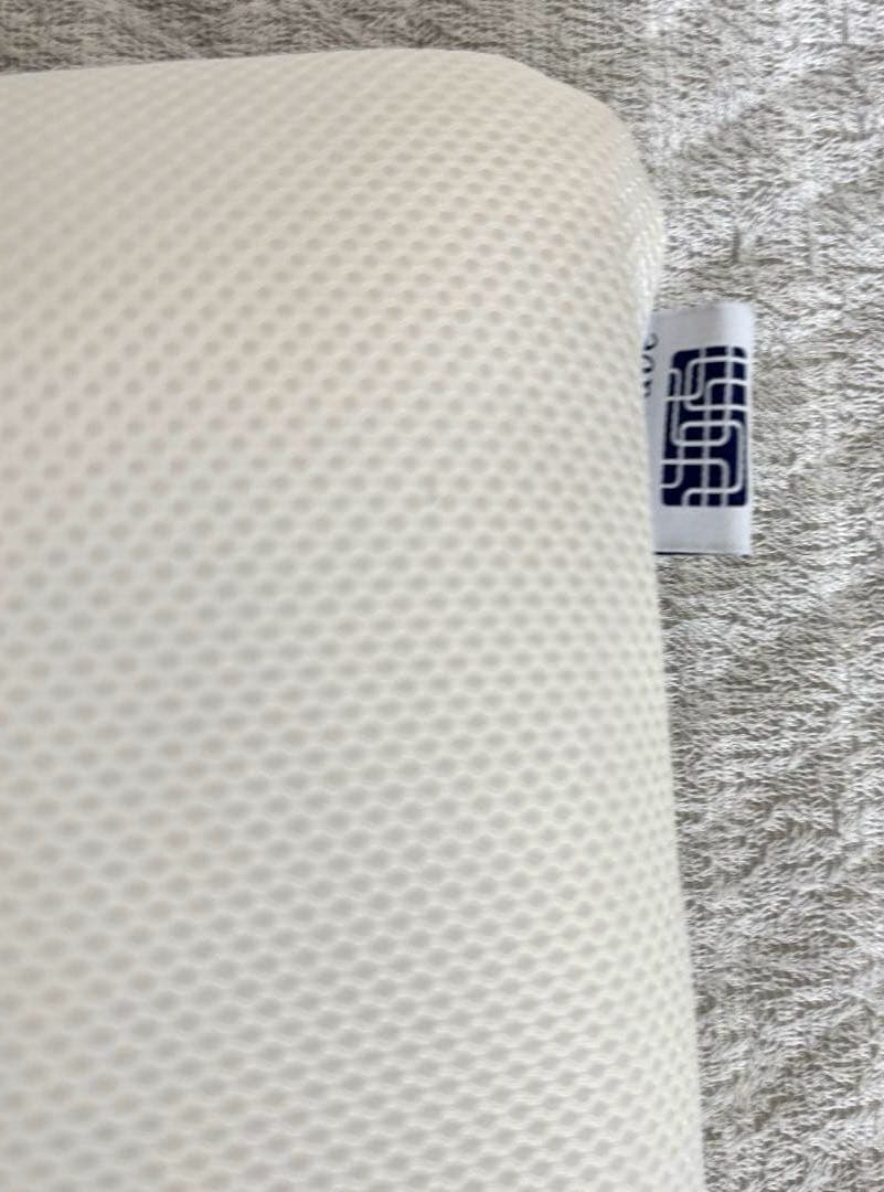 エアウィーヴ　スタンダード　洗える枕　高さ調節　収納袋付き