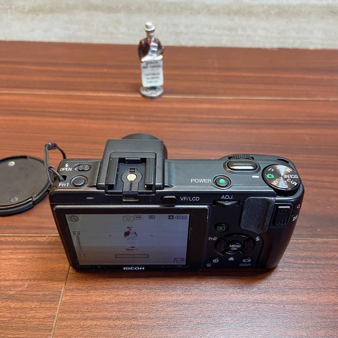RICOH GX200 デジカメ 4944