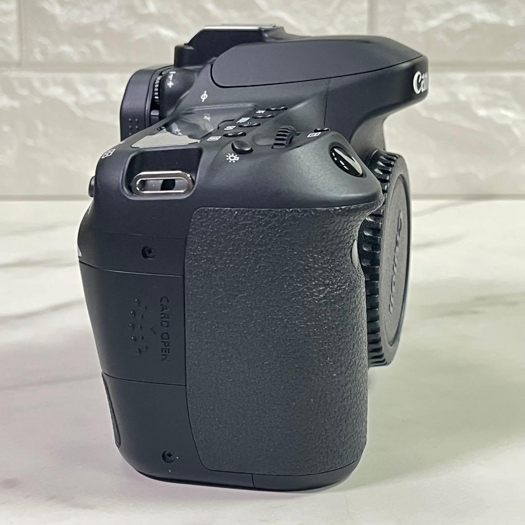 デジタルカメラ Canon EOS 80D EF-S 18-135mm f/3.5-5.6 IS