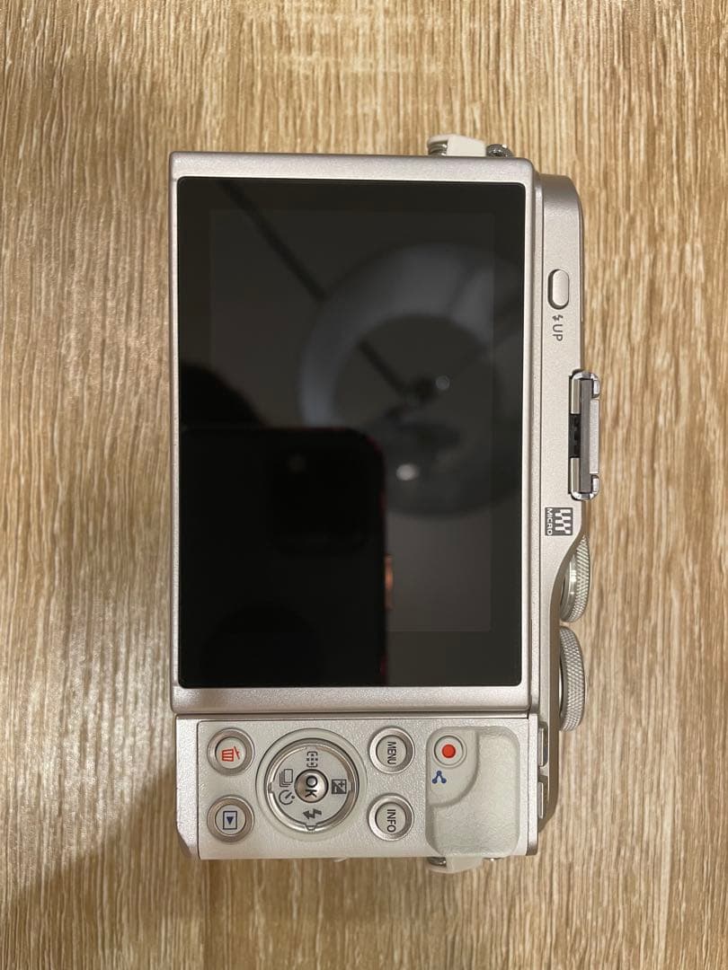 OLYMPUS PEN E-PL10 EZダブルズームキット ホワイト