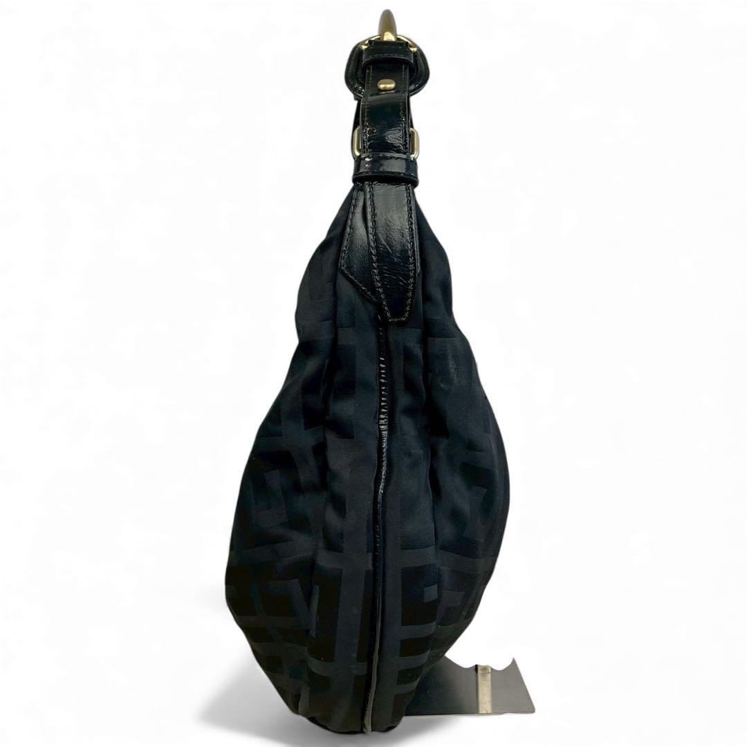 美品　ジバンシィ　ワンショルダーバッグ　ホーボー　4Gロゴ　ナイロン　メタル