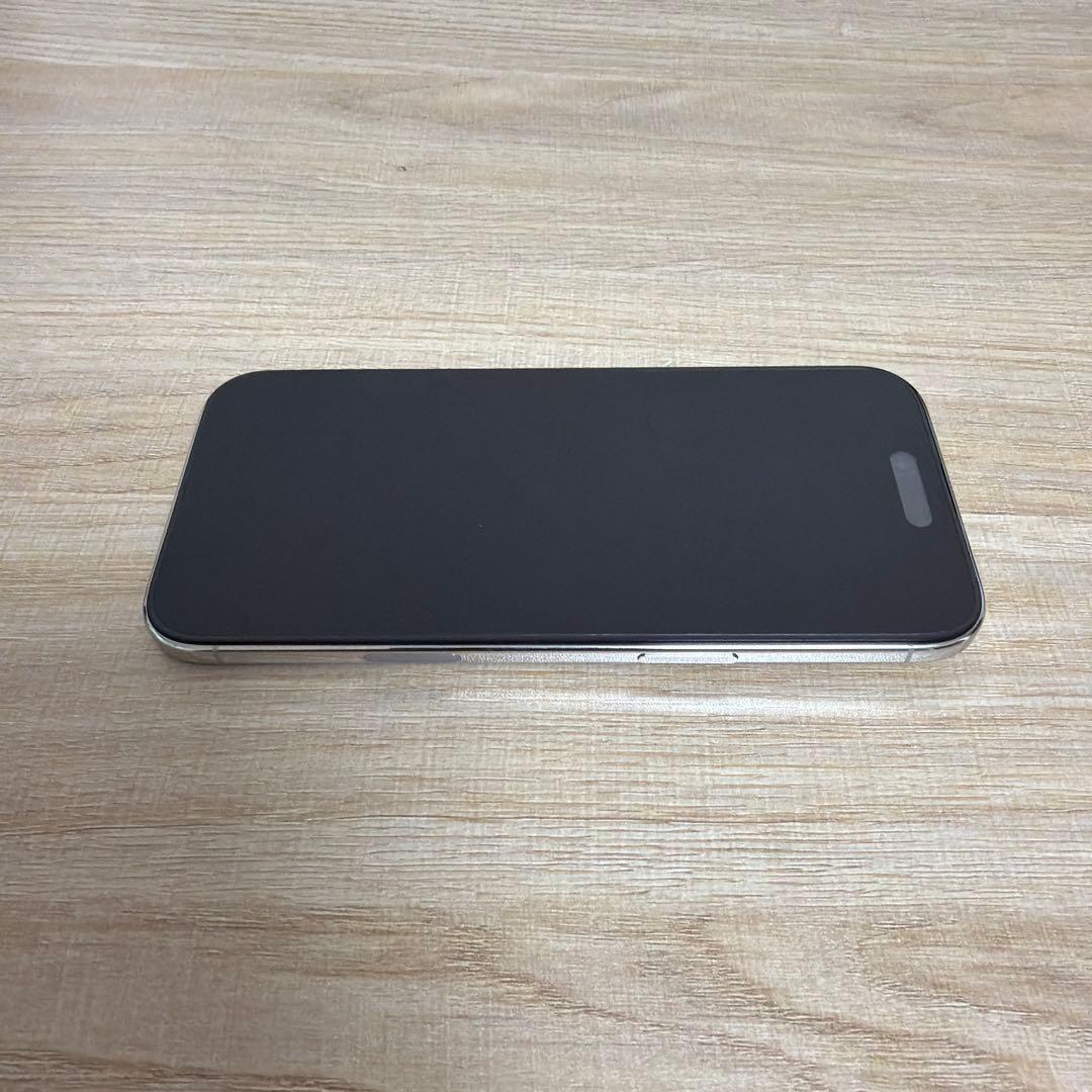 美品 iPhone Air ホワイト256GB 本体 au SIMフリー