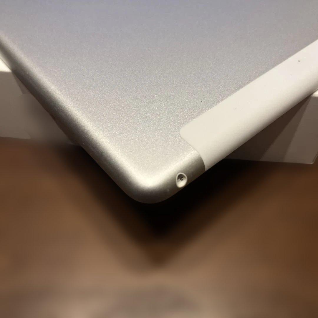 Apple iPad（第5世代） 32GB シルバー