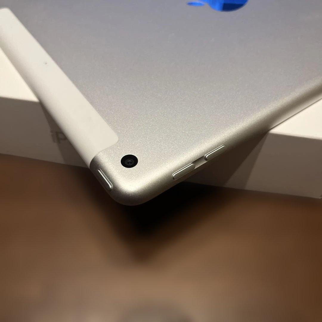 Apple iPad（第5世代） 32GB シルバー