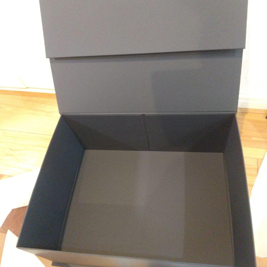 シャネル　マグネット式空箱大41×30.8×18