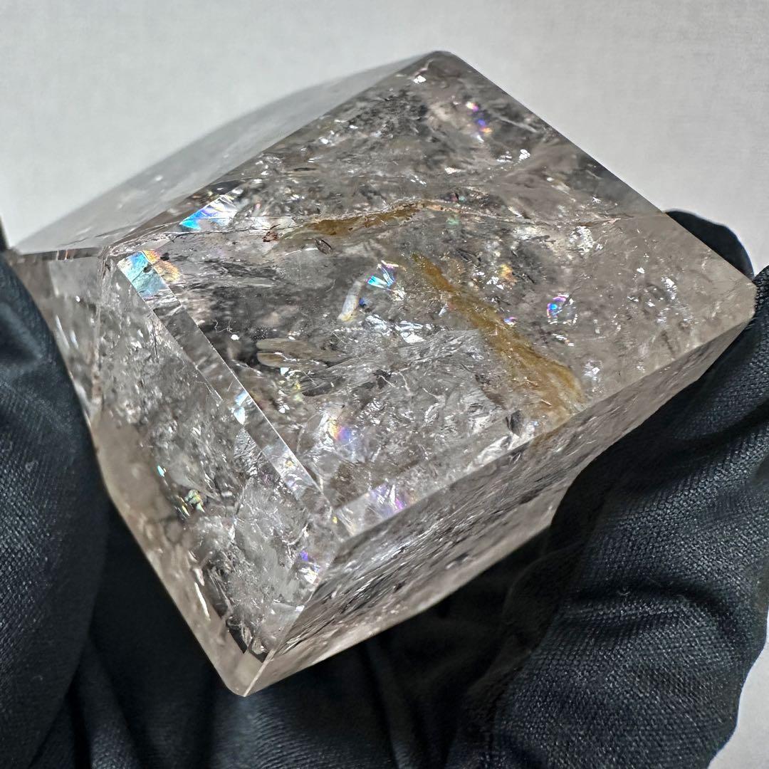 絶品❗虹入り水晶 ✴︎アイリスクォーツ 天然石 レインボー水晶 置物A1073