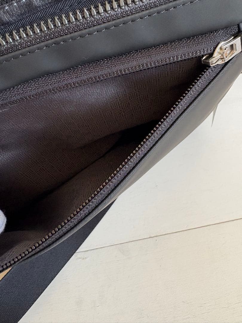 ゆりちゃん様【新品】ランバン　ショルダーバッグ