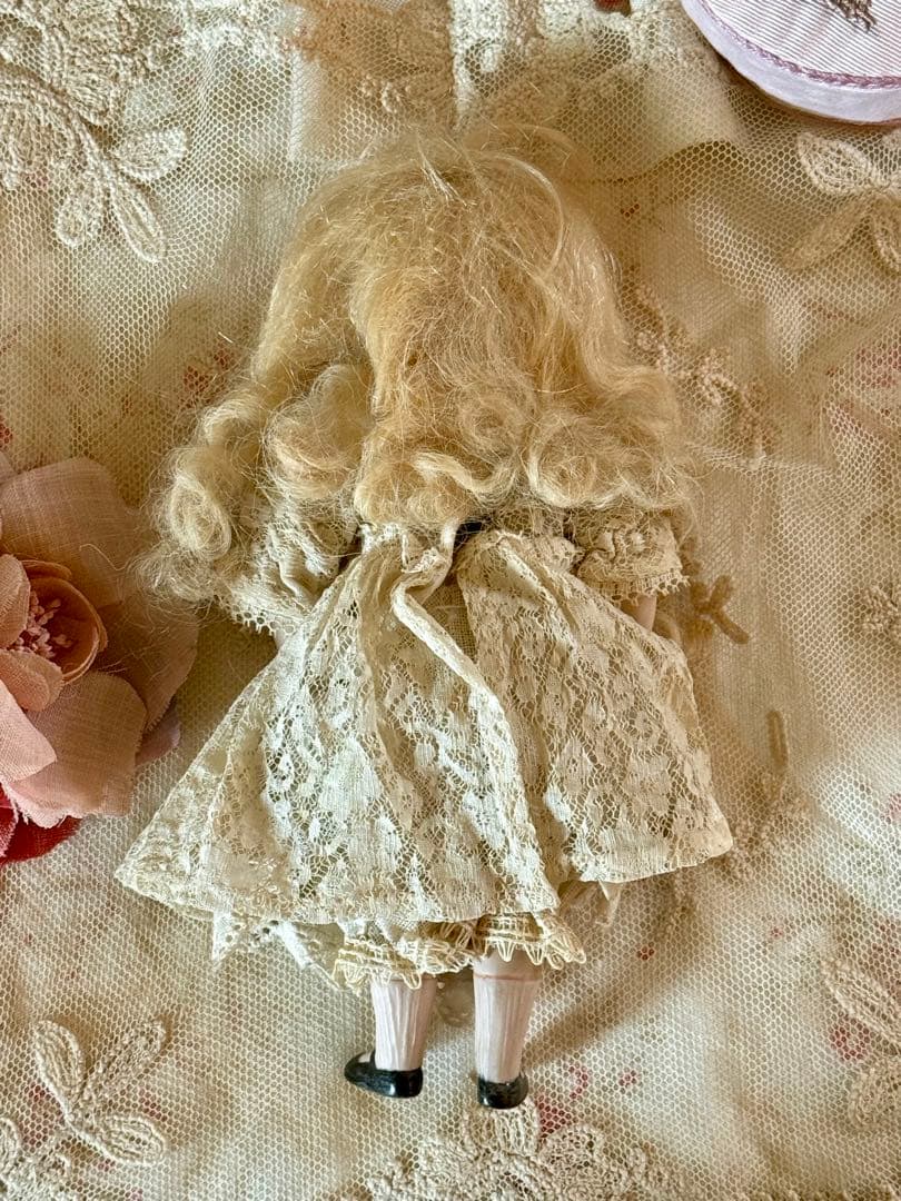 アンティーク　ミニョネット　ドール　リボン刺繍カルトナージュセット