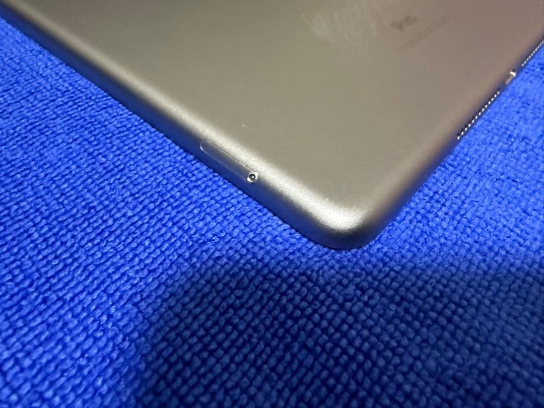 【値下げしました】iPad (第6世代) Cellular SIMフリー