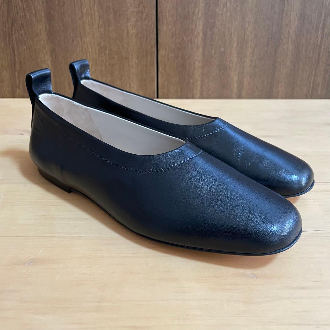 ✨新品未使用品✨定価2.4万　CORSO ROMA9 フラットパンプス　23.5