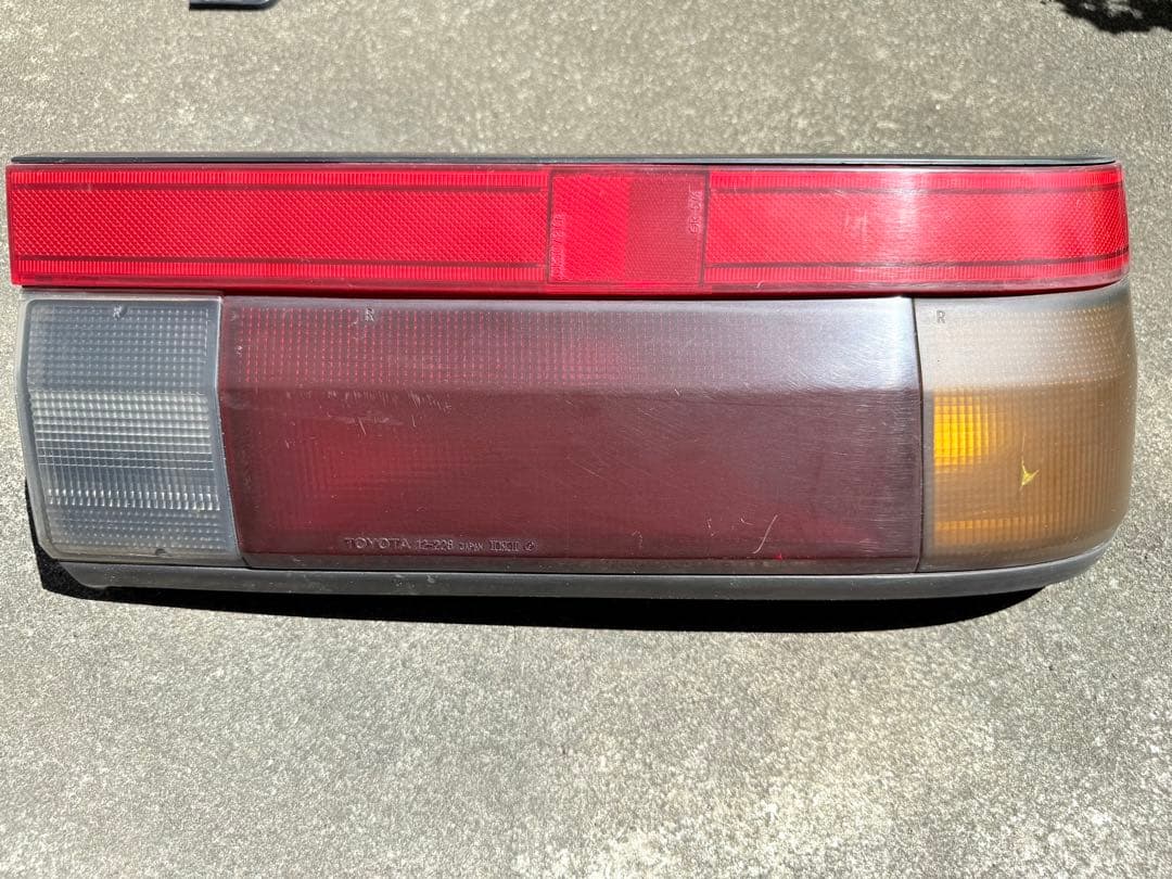 AE86 3ドア用トレノ後期テール・リアガーニッシュのセット