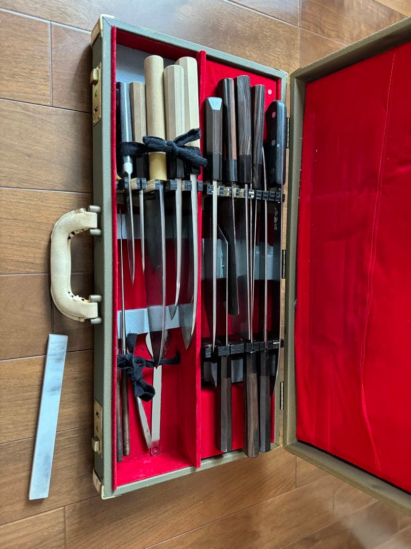 左利き用包丁セット 13本収納 ケース付き