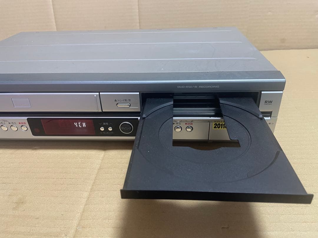 ビデオ一体型DVDレコーダー　シャープDV-RW65動作品　リモコン付き