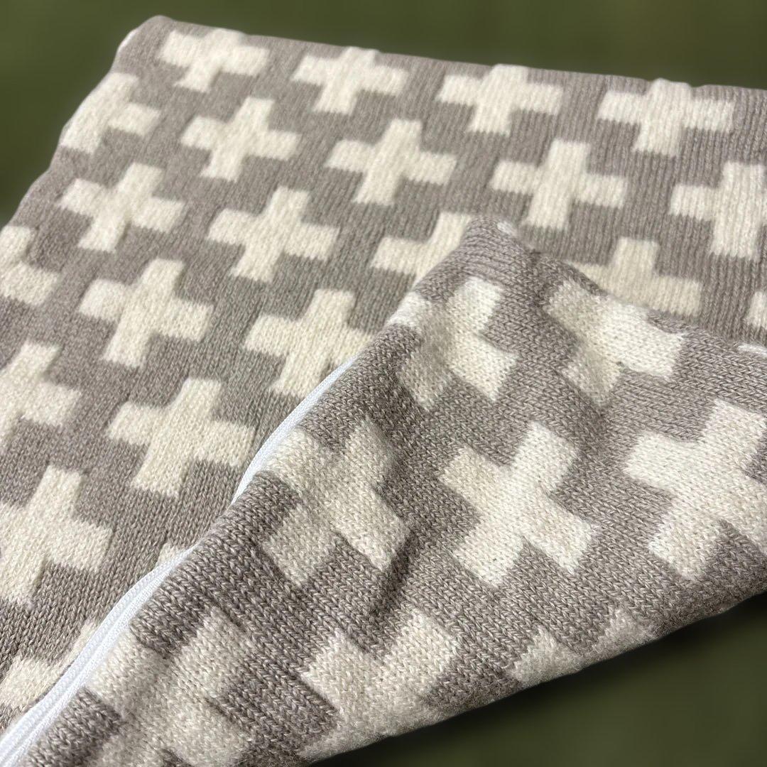 ビリギッタ　ラーゲルクヴィスト　北欧　クッションカバー　スウェーデン