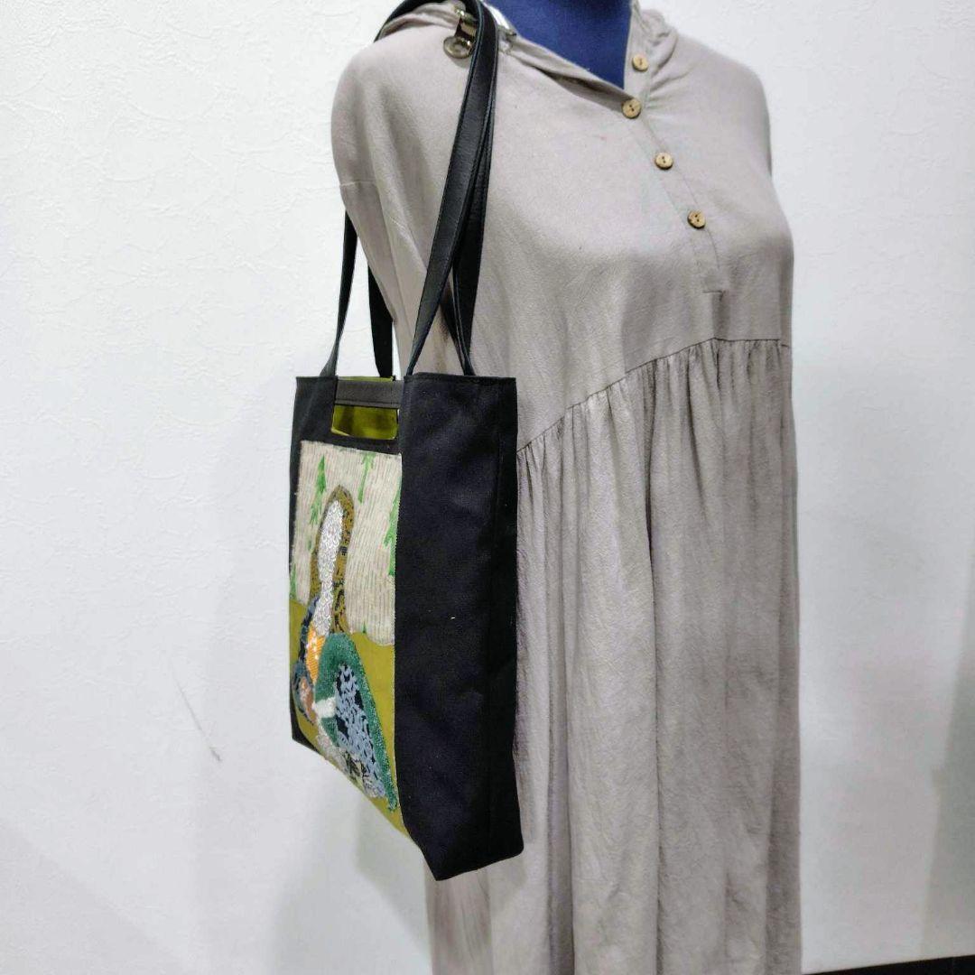 ミナペルホネン/カケラ×アート額縁に女性像/A4ショルダートートマチ有り