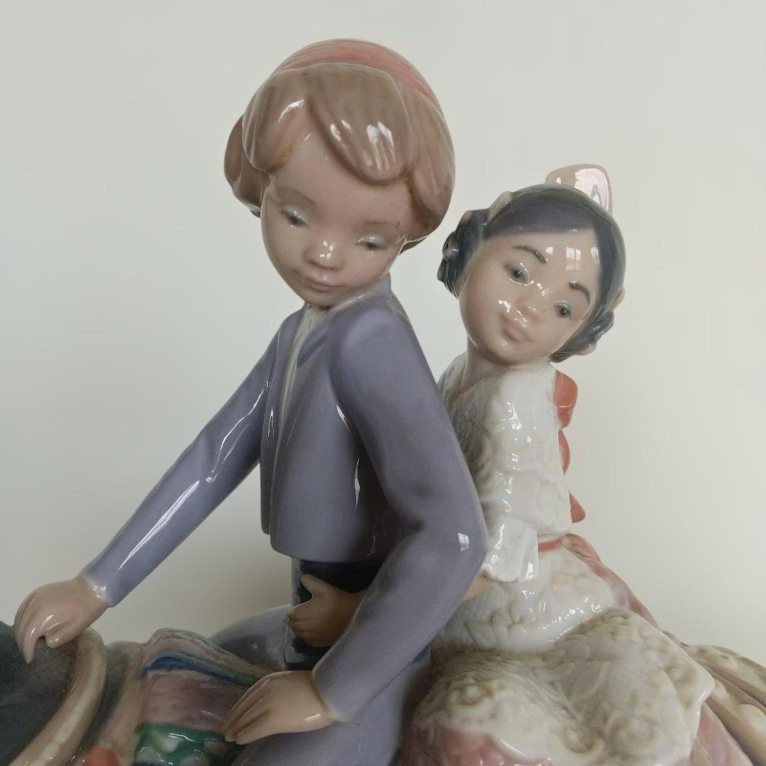 リヤドロ♦フィギュリン♥サンホセの祭り 少年・少女・馬・台座あり・ 廃盤