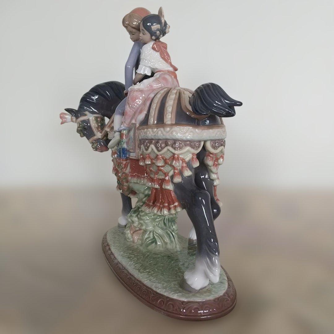 リヤドロ♦フィギュリン♥サンホセの祭り 少年・少女・馬・台座あり・ 廃盤