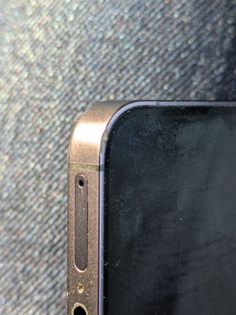 Samsung スマートフォン docomo 3カメラ