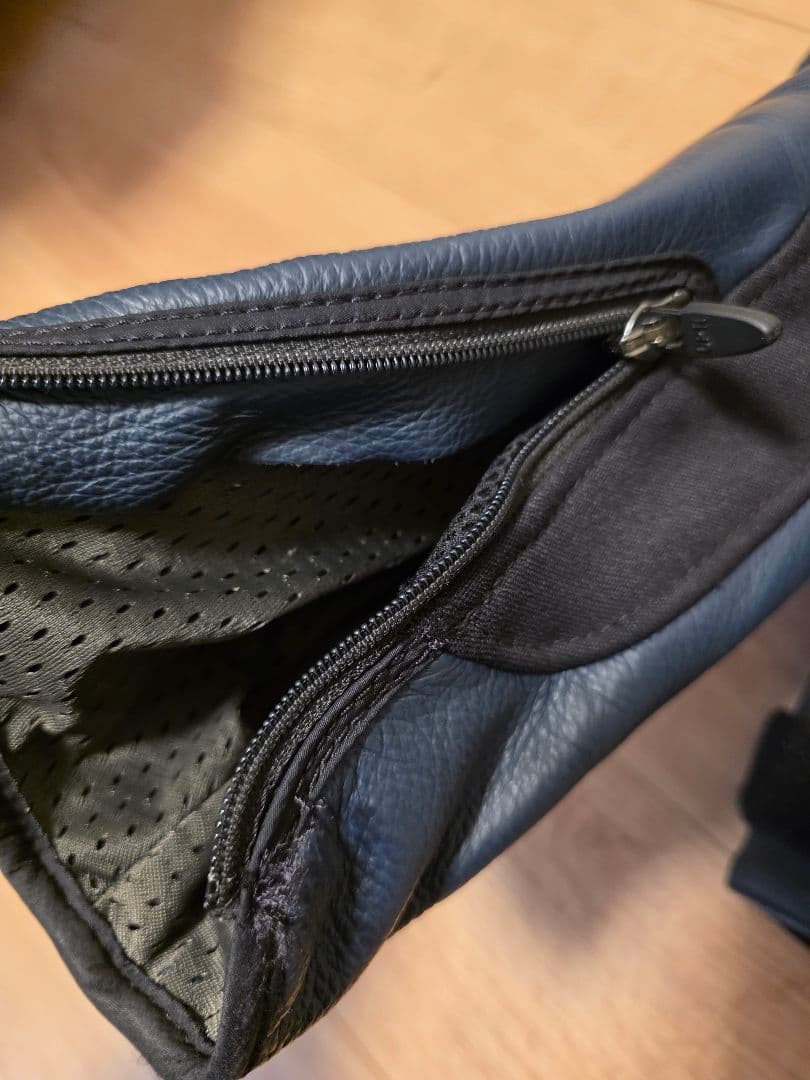 ダイネーゼ レザージャケット 48 美品