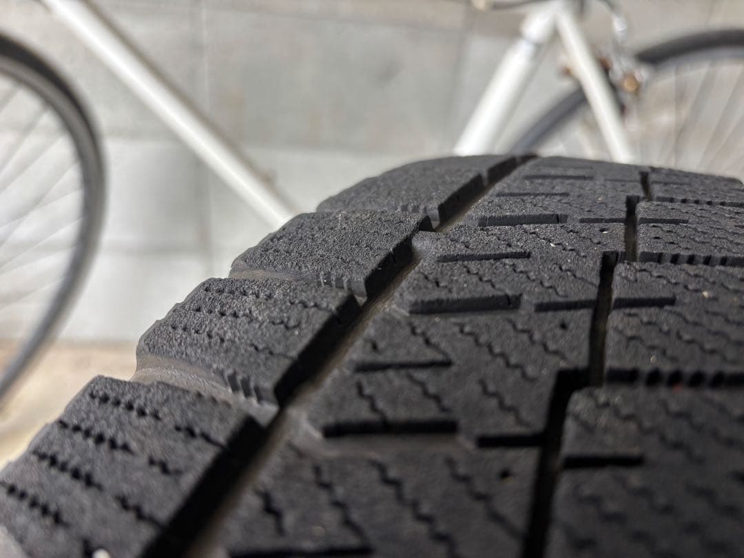 Jeepコンパス純正16インチスタッドレス 4本PCD5×110 レネゲード対応