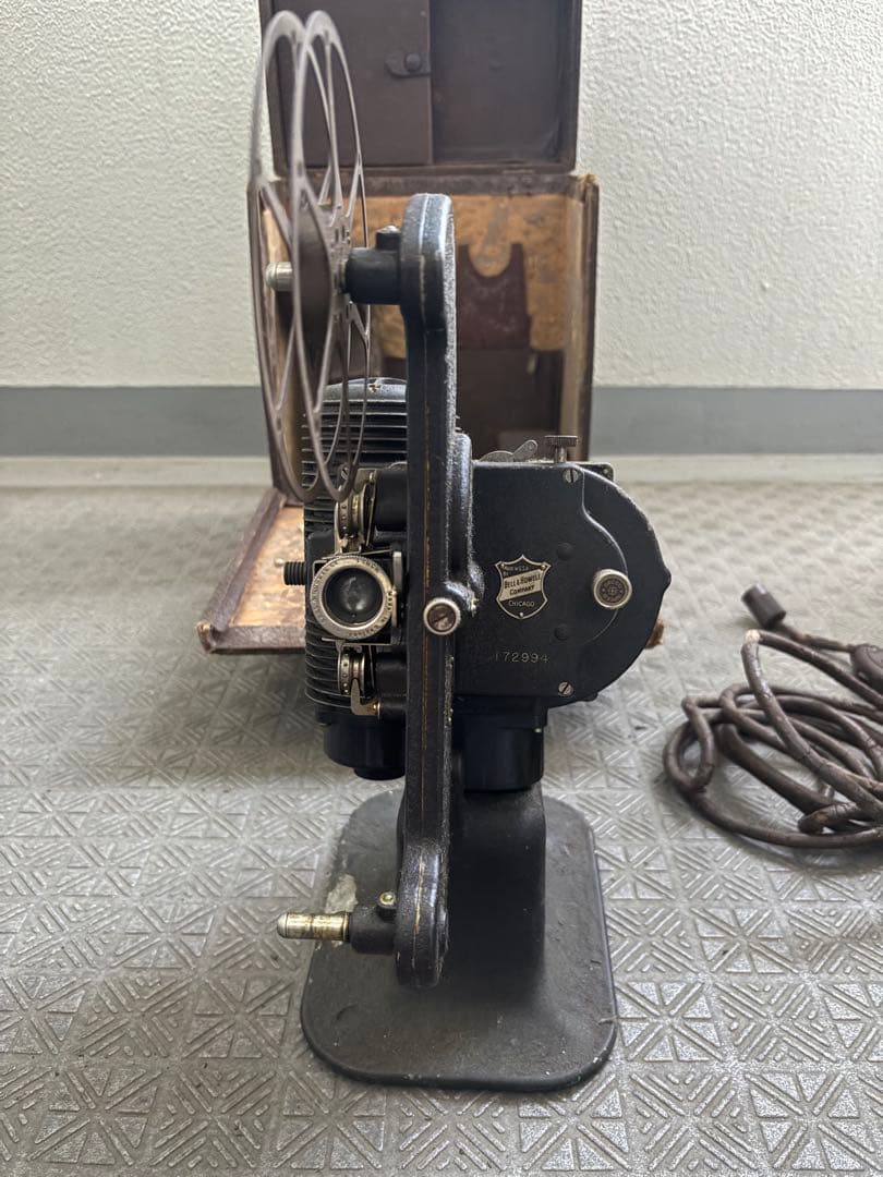 FILMO 8mmフイルム映写機　アンティーク雑貨