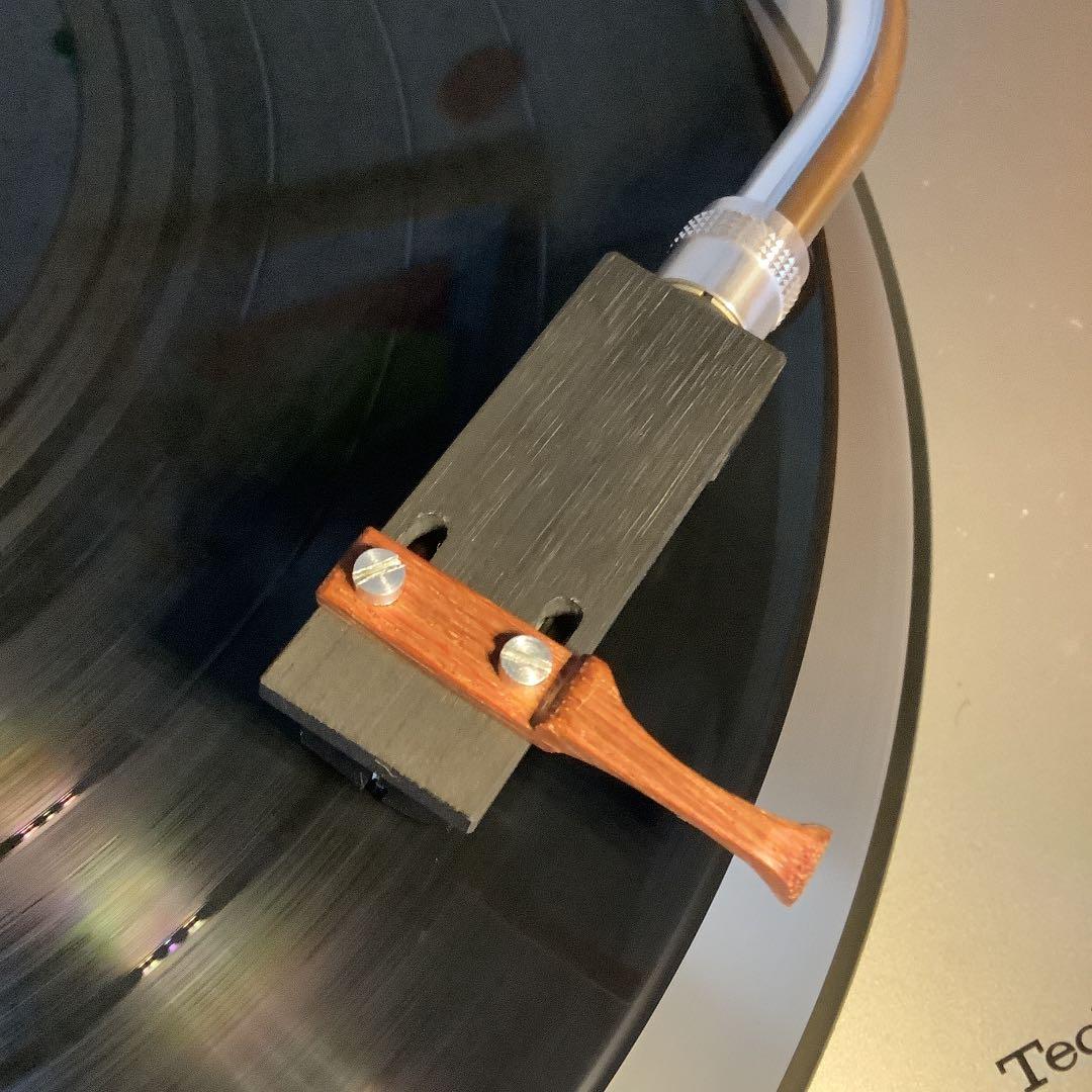 ヘッドシェル　　多孔質性カーボン、備長炭(Bincho charcoal) 9g