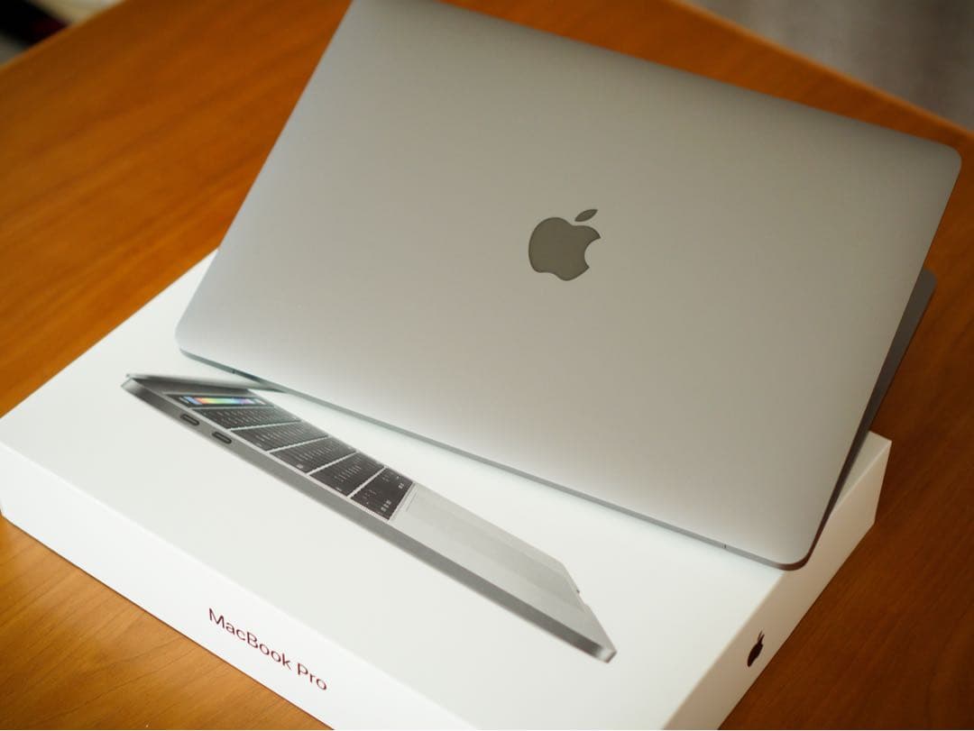 1オーナー 美品 MacBook pro 2017 13inc タッチバー搭載機