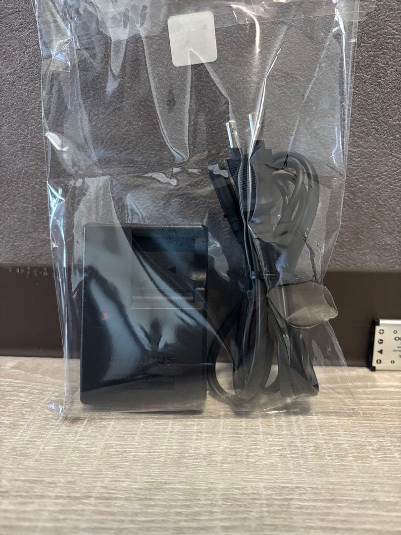 【極美品】OLYMPUS オリンパス FE-220 デジカメ