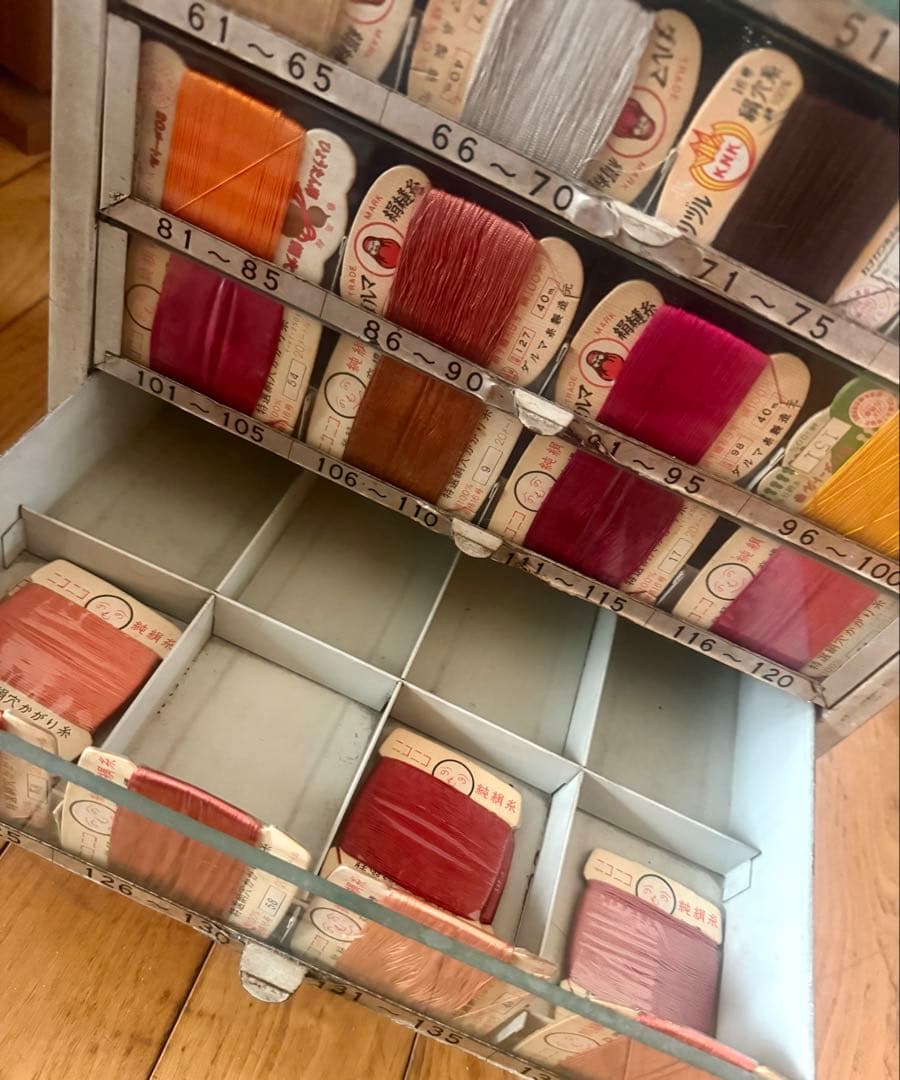 店舗什器 ディスプレイ糸ケース