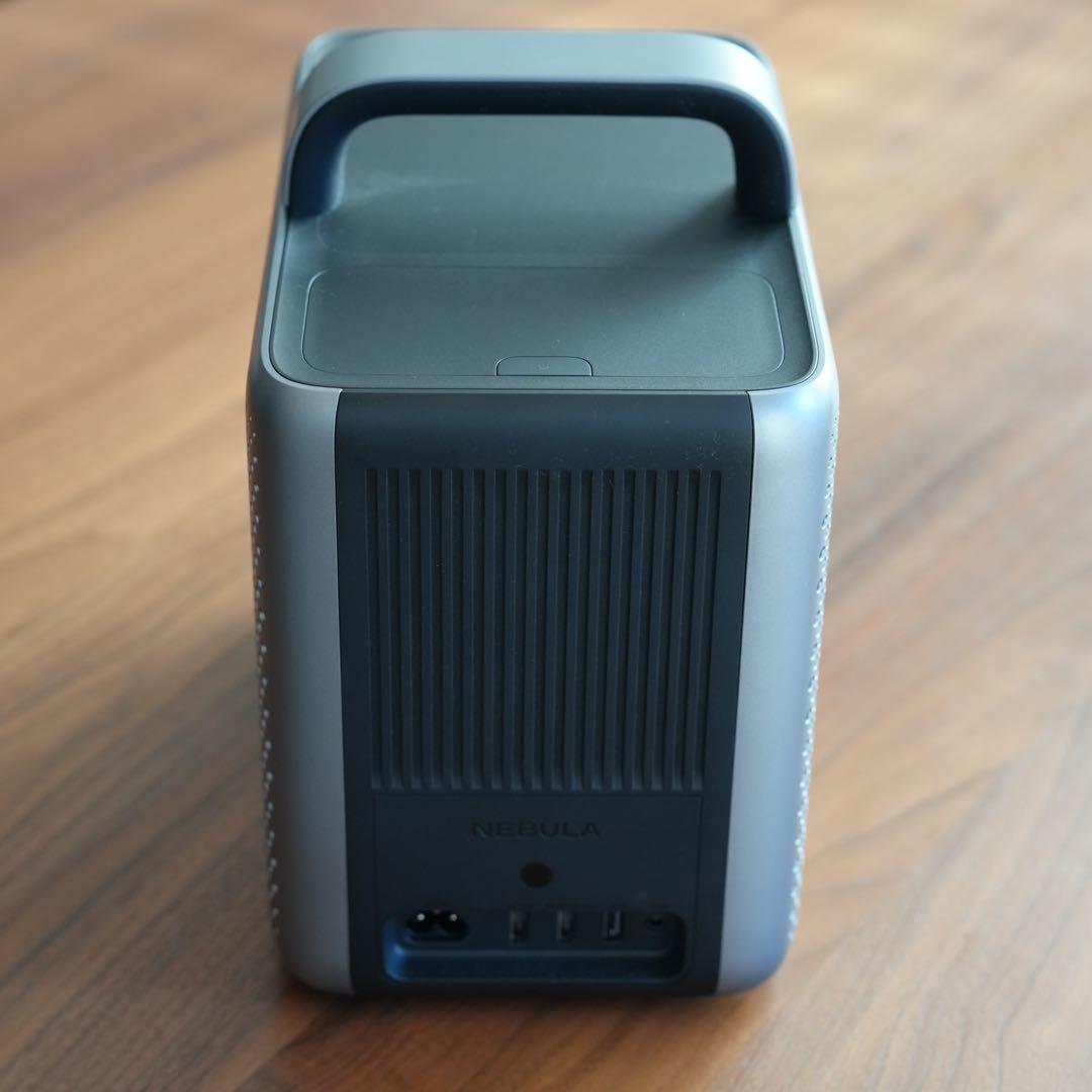 Anker Nebula (ネビュラ) Cosmos 4K SE プロジェクター