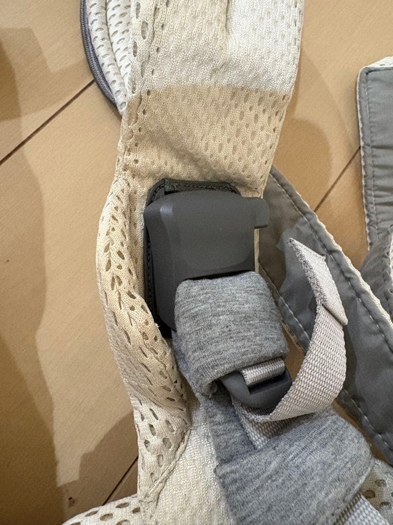 ベビービョルン 抱っこ紐 ハーモニー クリーム