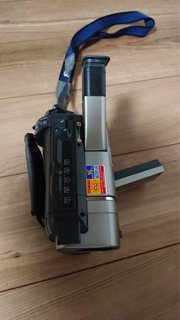 ビデオカメラ SONY Handycam CCD-TRV47