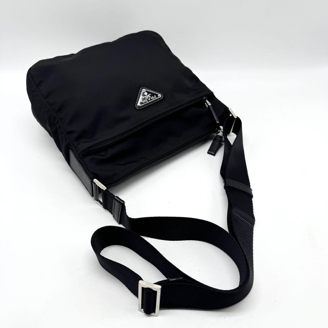 【現行型・極上美品✨】プラダ ショルダーバッグ サフィアーノレザー ナイロン 黒