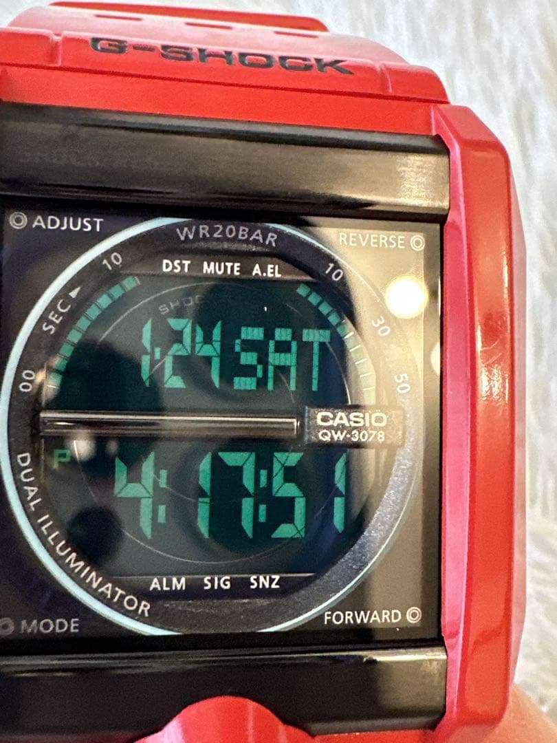 美品 生産終了 人気モデル G-SHOCK G-8100 レッド 廃盤品