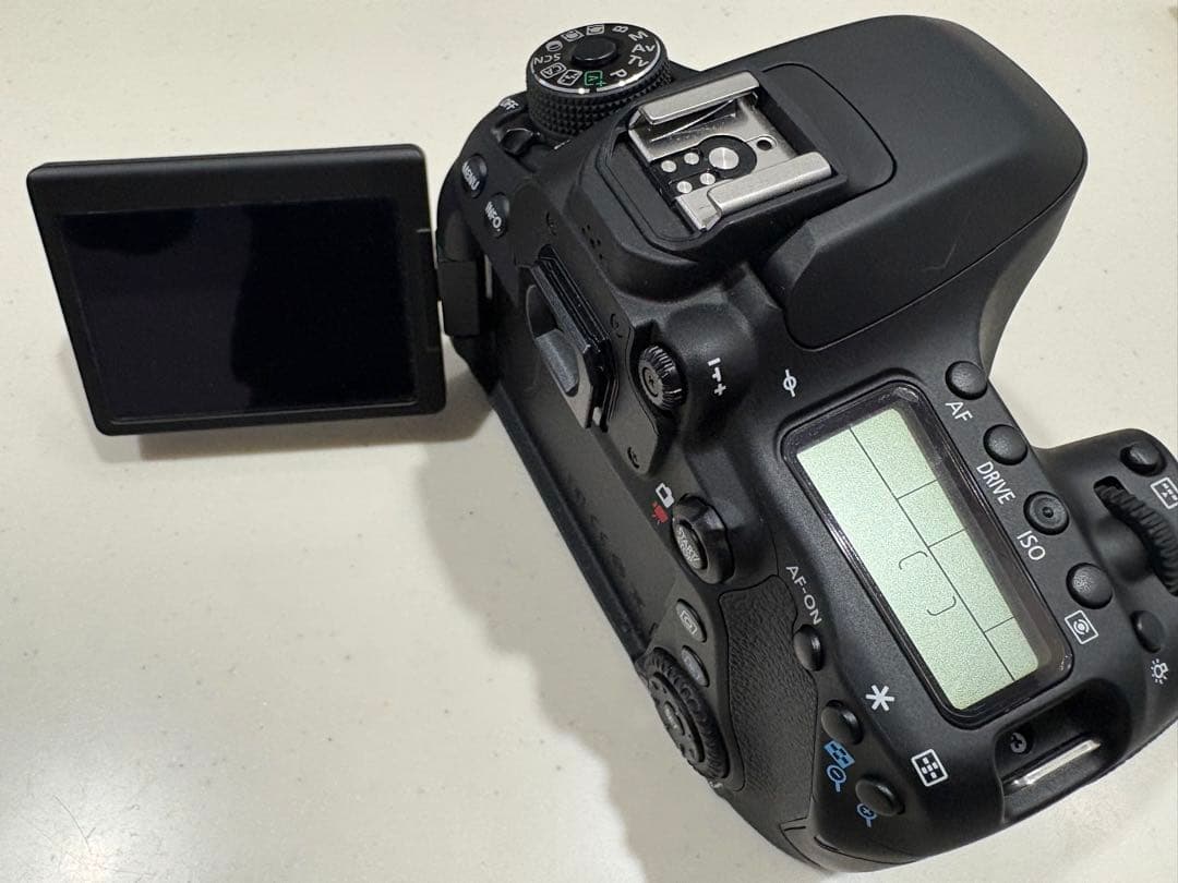 デジタルカメラ Canon EOS 80D EF-S18-135IS USM kit