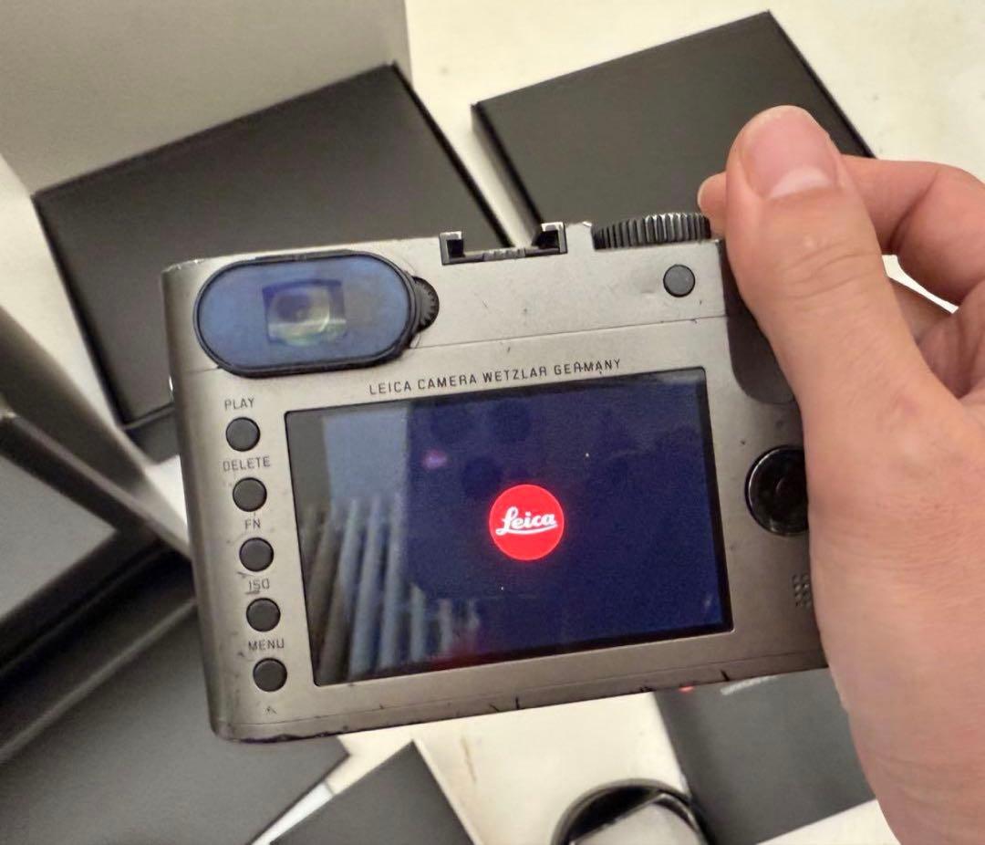 ライカ LEICA Q Titanium Grey camera