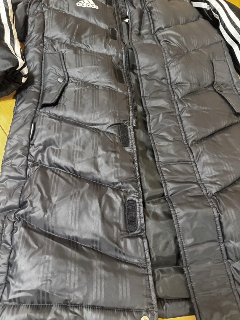 新品未使用adidas アディダス　ダウンベンチコート　130cm