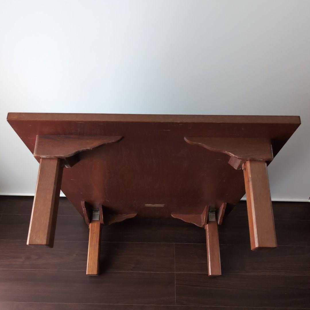 折りたたみ式の座卓