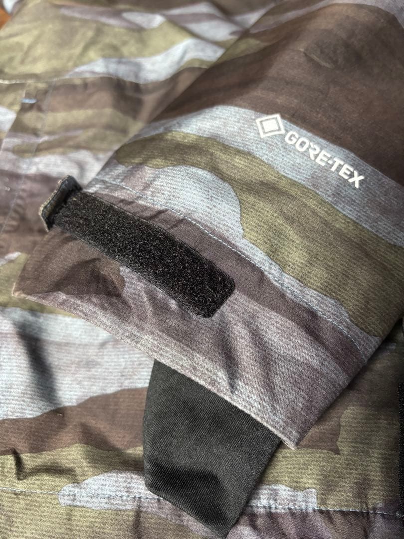 686スノーボードウェア　GORE-TEX Lサイズ