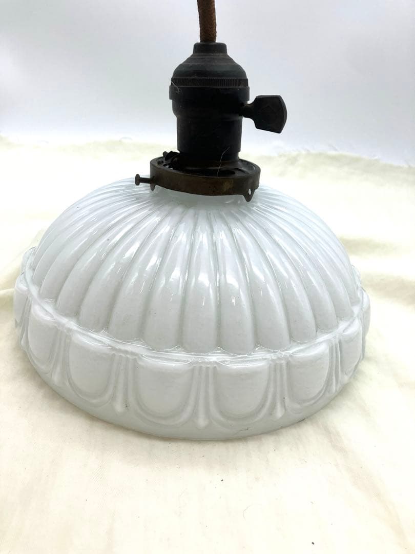昭和レトロ　電笠 乳白ガラス　プレスガラス　セル巻き　古い電傘　ガラスシェード