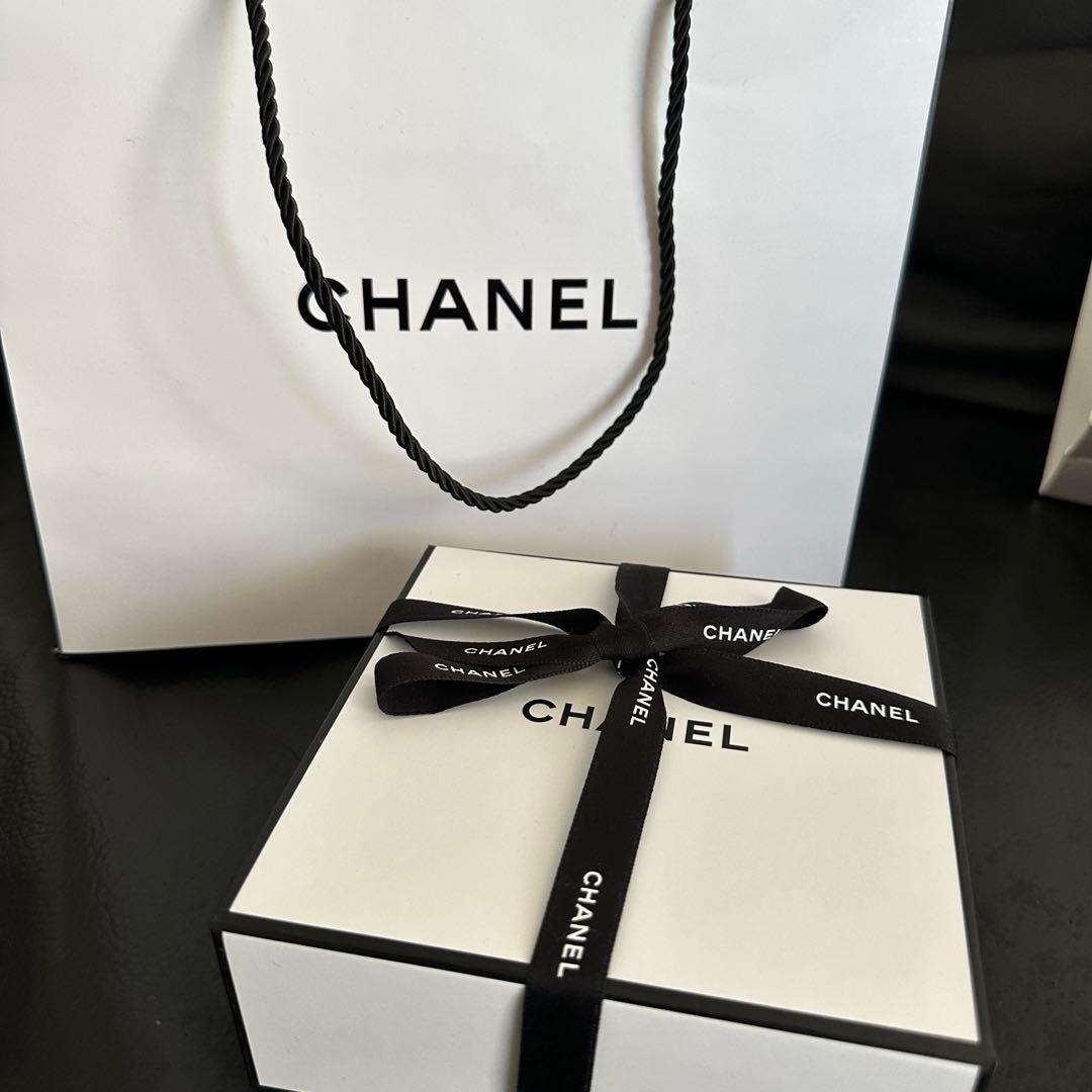 CHANELチャンスハンドクリーム　3本セットショッパーと箱付き