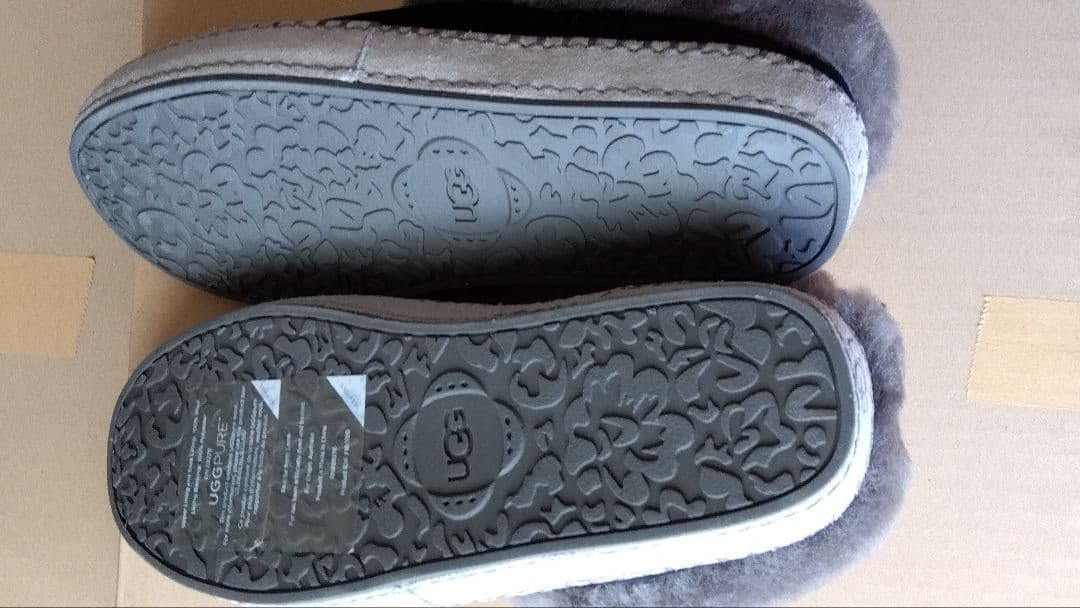 UGG WRIN ムートンブーツ