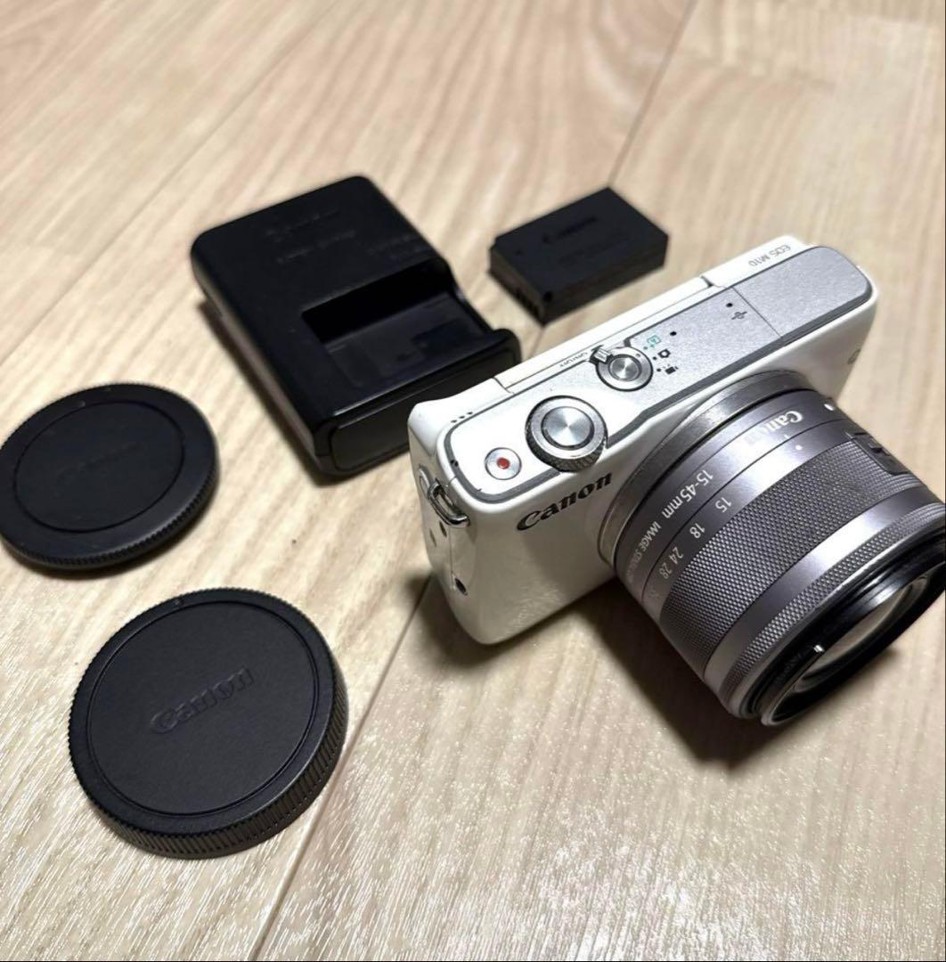 Canon EOS M ホワイト 15-45mmレンズ付き