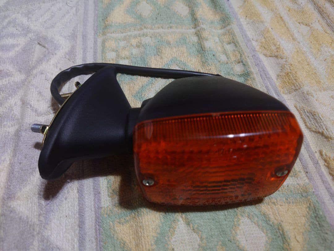 新品(当時物)GPZ400Fフロントウインカー1個