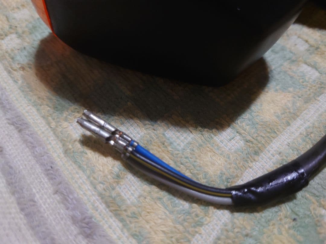 新品(当時物)GPZ400Fフロントウインカー1個